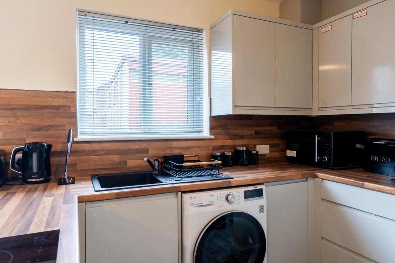 3 Bed House With Homely Comforts Close To Amenities, Food Places And Supermarkets Sheffield Exteriér fotografie