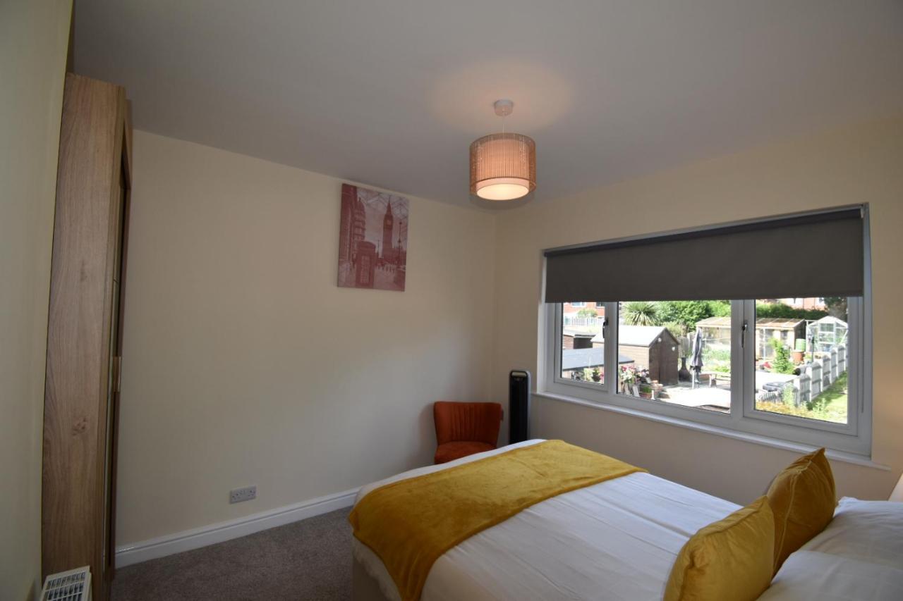 3 Bed House With Homely Comforts Close To Amenities, Food Places And Supermarkets Sheffield Exteriér fotografie