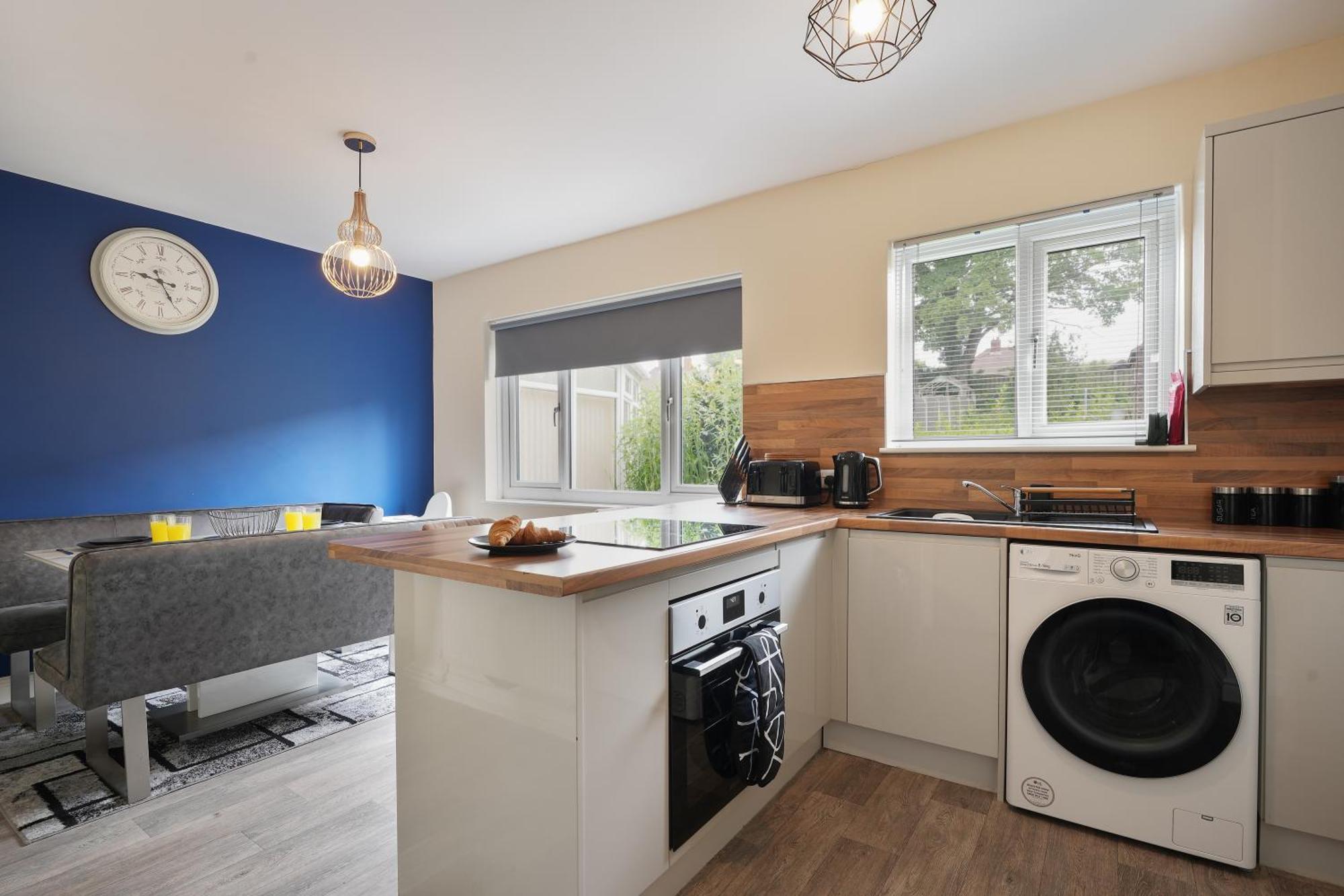 3 Bed House With Homely Comforts Close To Amenities, Food Places And Supermarkets Sheffield Exteriér fotografie